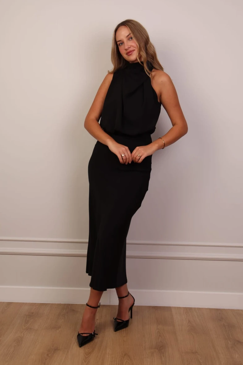 Elegancka sukienka midi z zabudowanym dekoltem czarna