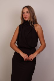 Elegancka sukienka midi z zabudowanym dekoltem czekoladowa