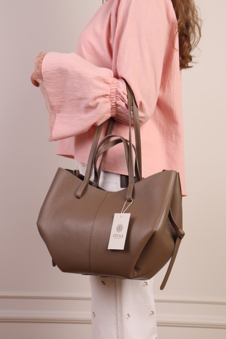 Torebka taupe midi ze skóry naturalnej z kosmetyczką