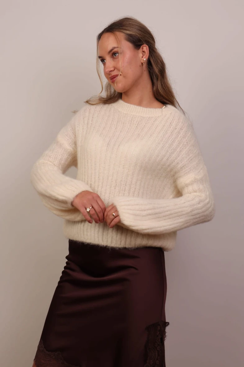 Kremowy puszysty sweter moherowy 60% moher