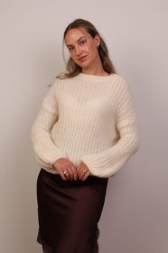 Kremowy puszysty sweter moherowy 60% moher
