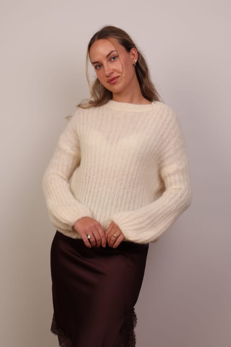 Kremowy puszysty sweter moherowy 60% moher
