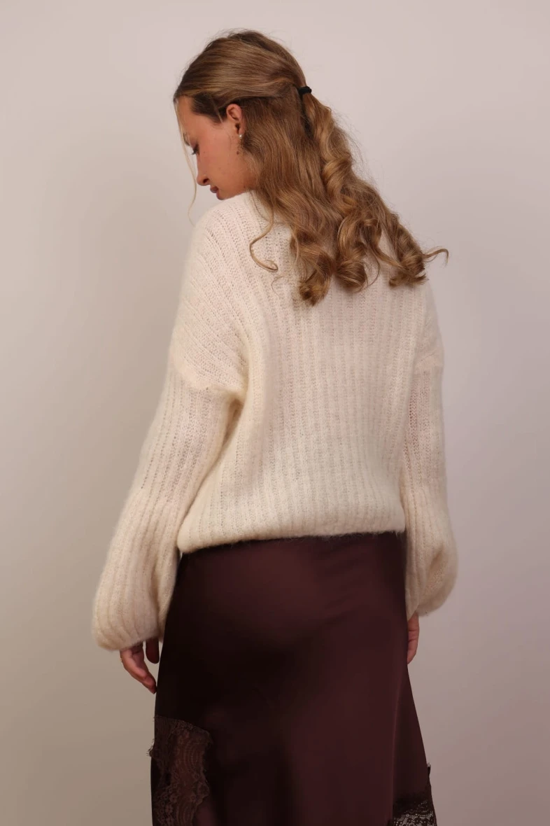 Kremowy puszysty sweter moherowy 60% moher