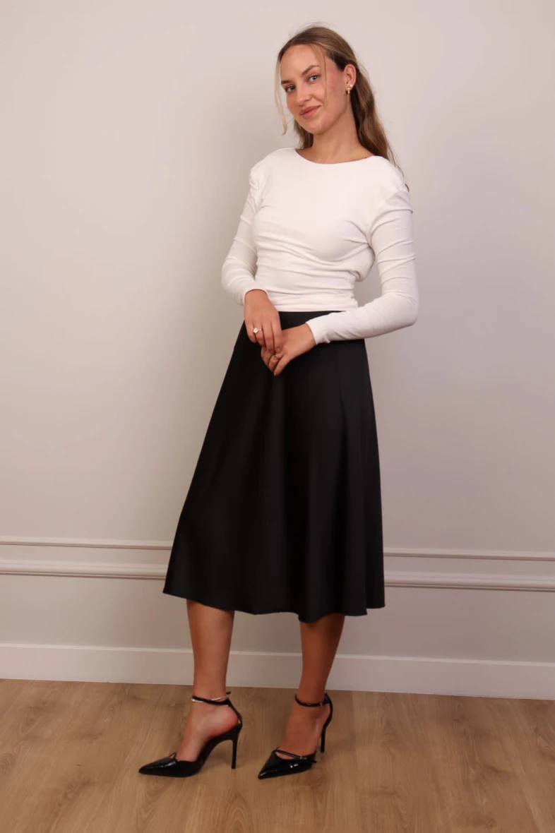 Elegancka czarna spódnica midi z wiskozy
