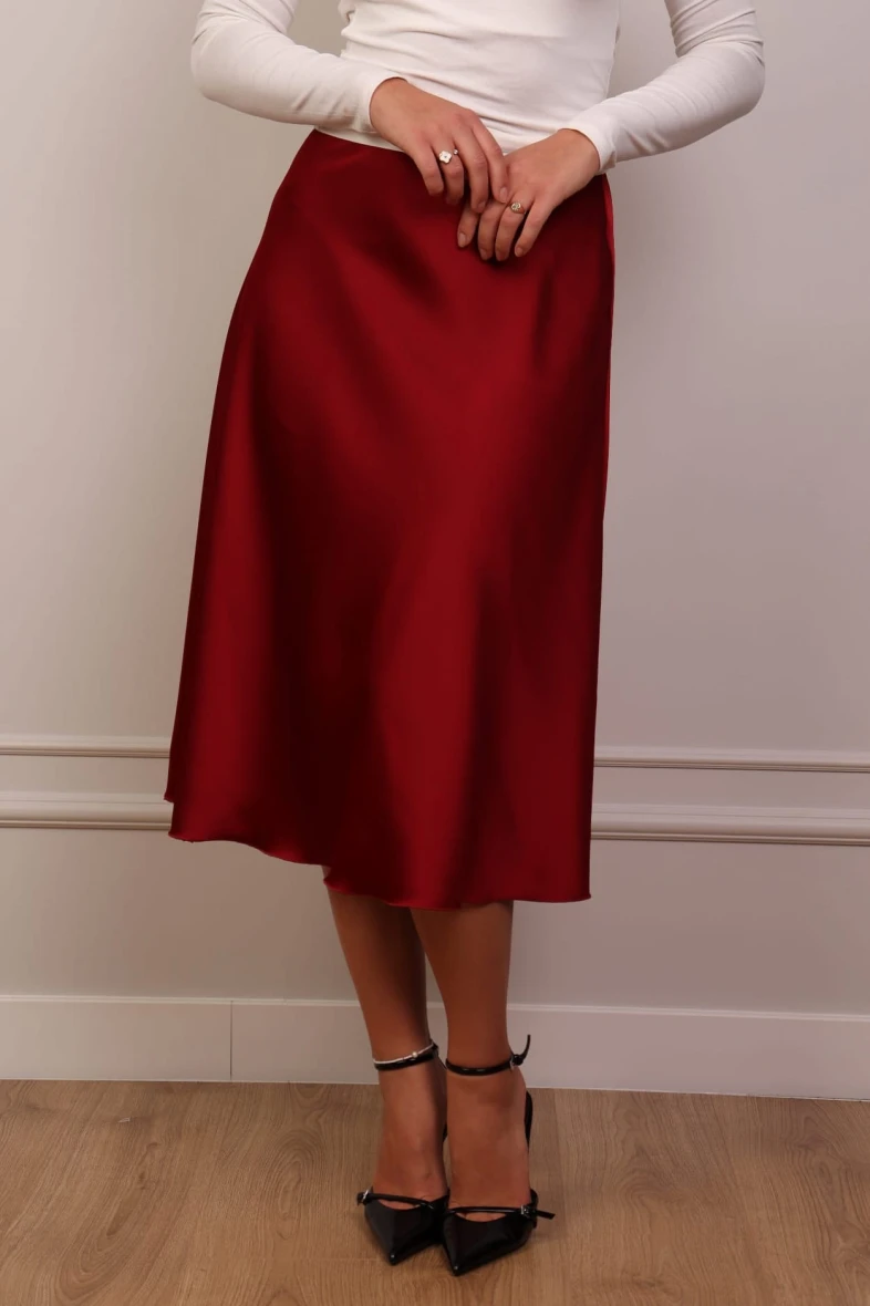 Elegancka czerwona spódnica midi z wiskozy